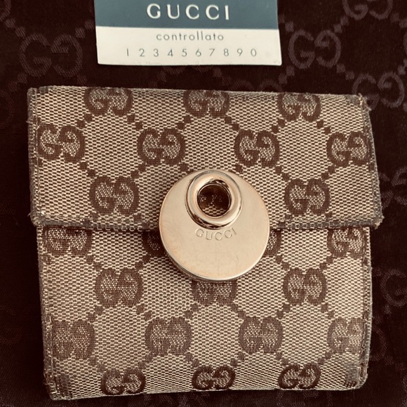 Gucci Handbags - Vintage Gucci Beige Compact Bifold Wallet